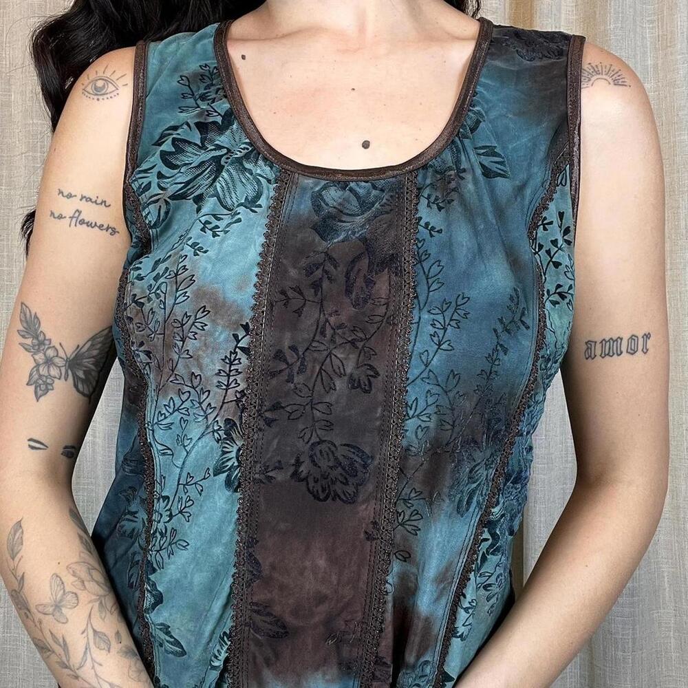 Teal and Brown Floral Paneled Sleeveless Top - Picture 2 of 6